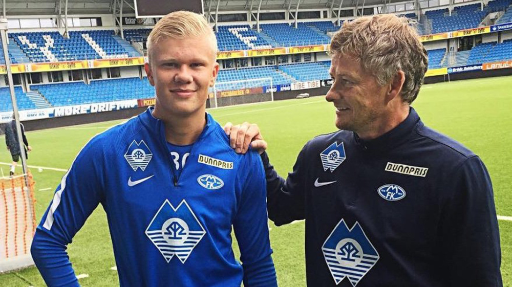 安布：邵佳一与此前的混乱划清界限，是国足非常好的主帅人选（安布：邵佳一已与过去的混乱划清界限，是执教国足的理想人选）