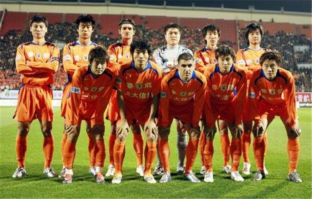 足球中的“无球跑动”意义（无球跑动在足球中的重要性）