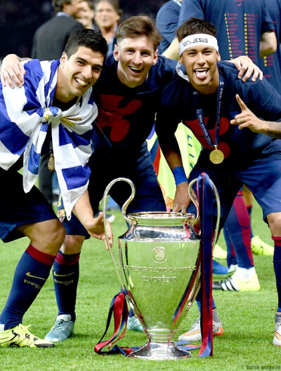 中超战报：阿奇姆彭破门，恩里克扳平，河南1-1云南玉昆（中超速递：阿奇姆彭先拔头筹、恩里克追平，河南与云南玉昆1-1握手言和）