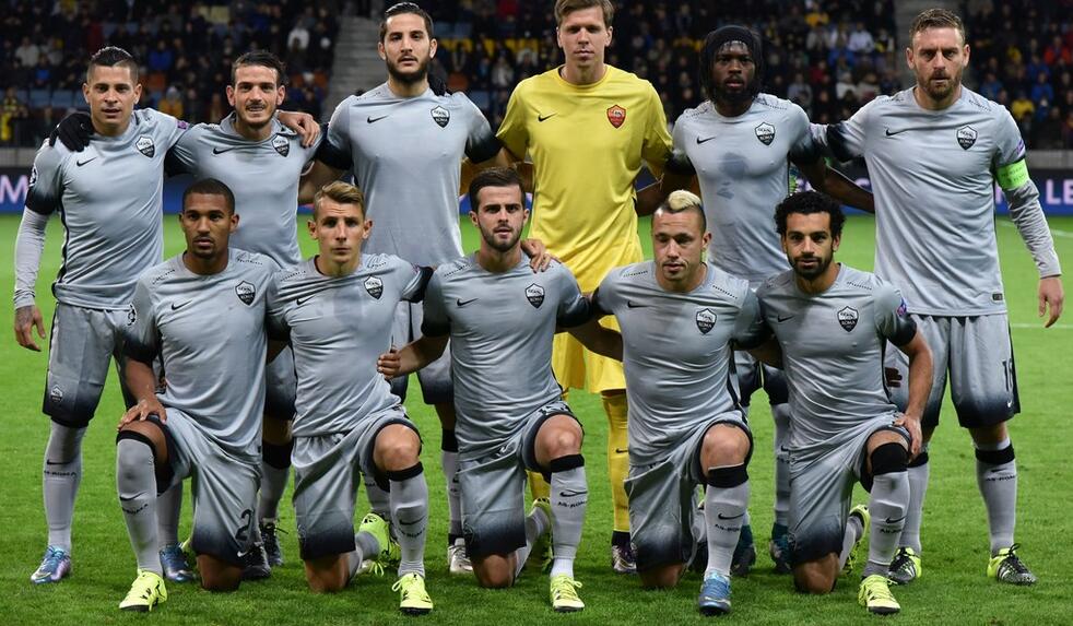 欧冠夺冠赔率：巴萨微弱优势领跑 巴黎力压枪手（欧冠夺冠赔率：巴萨以微弱优势居首，巴黎压过阿森纳）