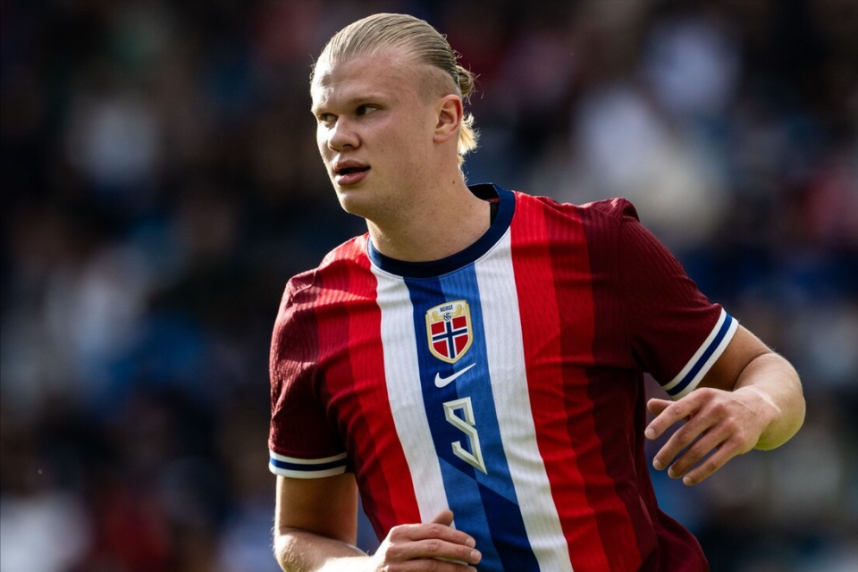 赫内斯：孔帕尼有两三个优点，他只谈论足球不给记者提供素材