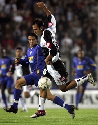 16岁的天空：多特蒙德超新星阿尔伯特本轮青年欧冠集锦（16岁闪耀，多特蒙德新星阿尔伯特本轮青年欧冠精彩集锦）