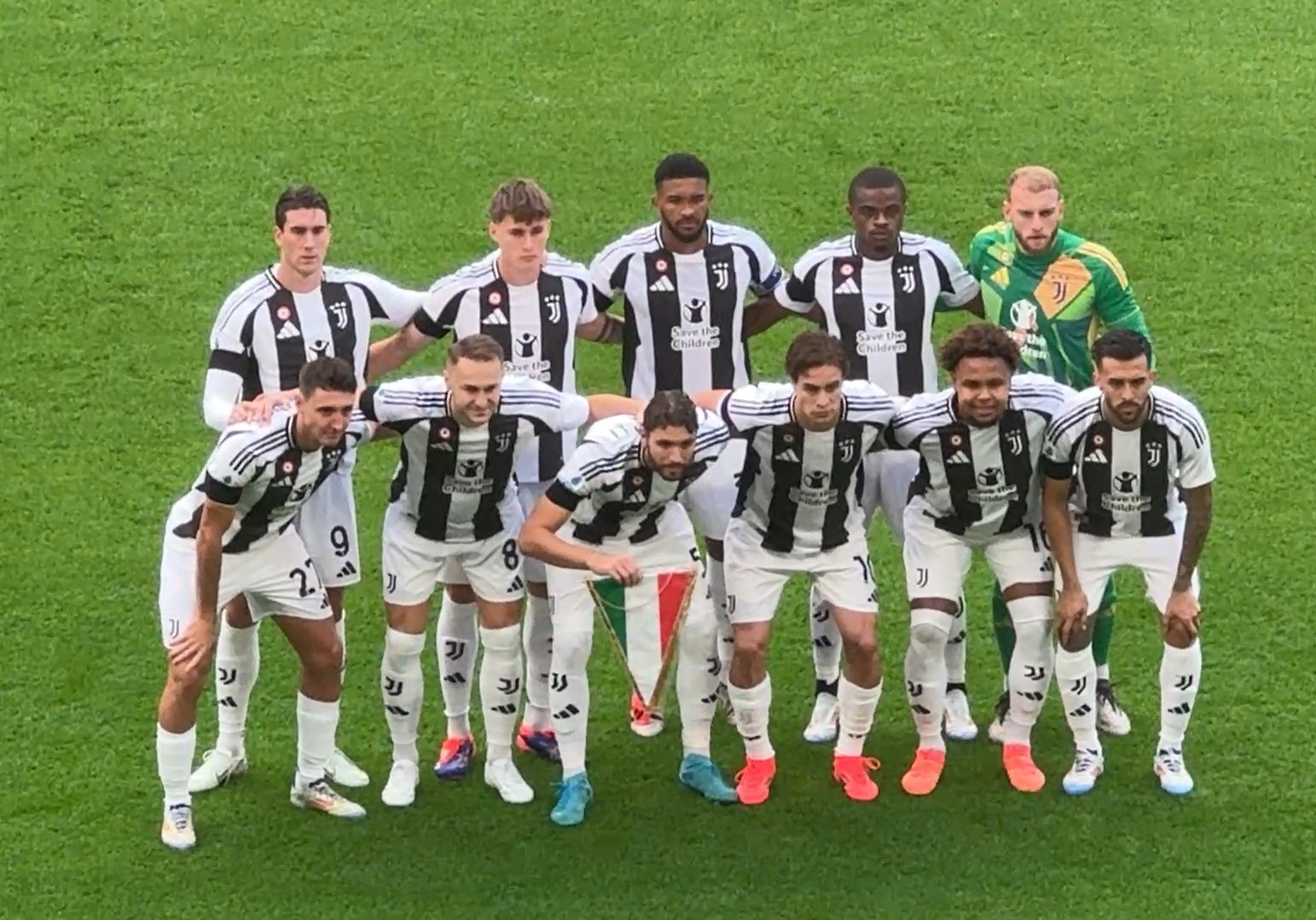 奥斯卡、巴尔加斯赛季前离队，武磊长期伤缺，但海港仍夺冠军