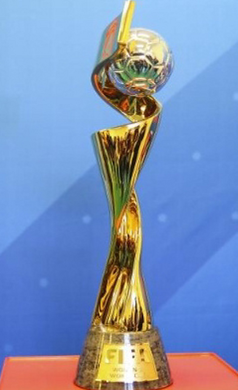 中国-西班牙商务论坛在成都举行，中足联理事长李克敏参加活动并发言