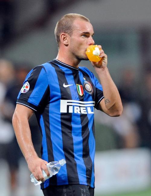 梅总监!旧将：梅西不会回诺坎普踢球，他更适合担任巴萨体育总监（巴萨旧将：梅西不会以球员身份重返诺坎普，更适合出任俱乐部体育总监）