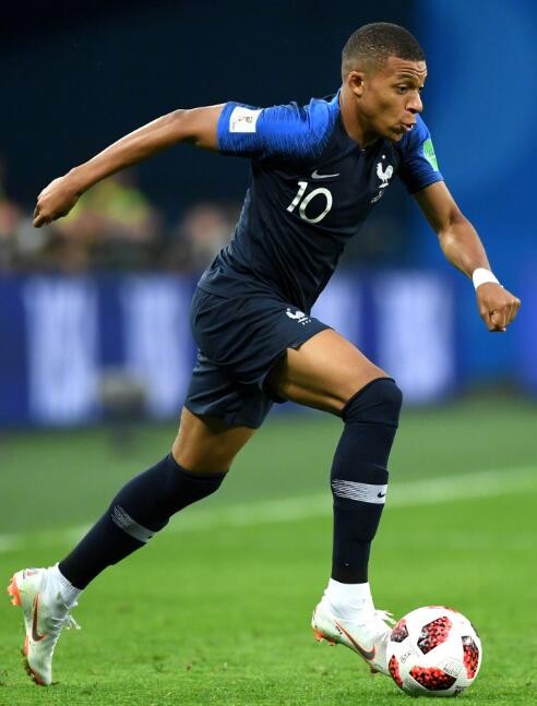 帕夫洛维奇：偶像是C罗；未来希望成为拜仁和德国的常规首发