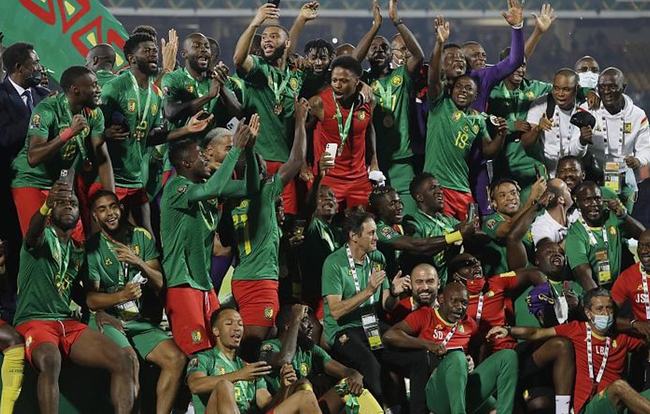 足球中超重金投入青训，多所足球学校开建