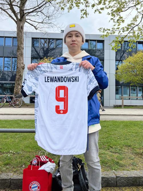 38岁传奇要退役？迈阿密夺冠夜藏悬念！老板亲承苏亚雷斯去留