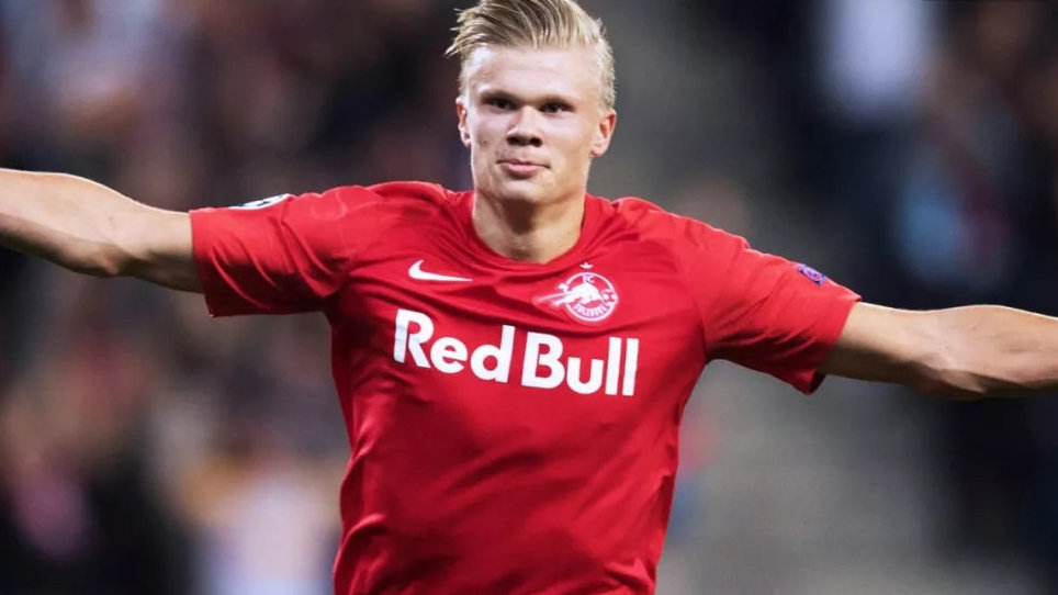 利物浦内讧曝光！斯洛特不愿卖迪亚斯，总监休斯却执意推动转会