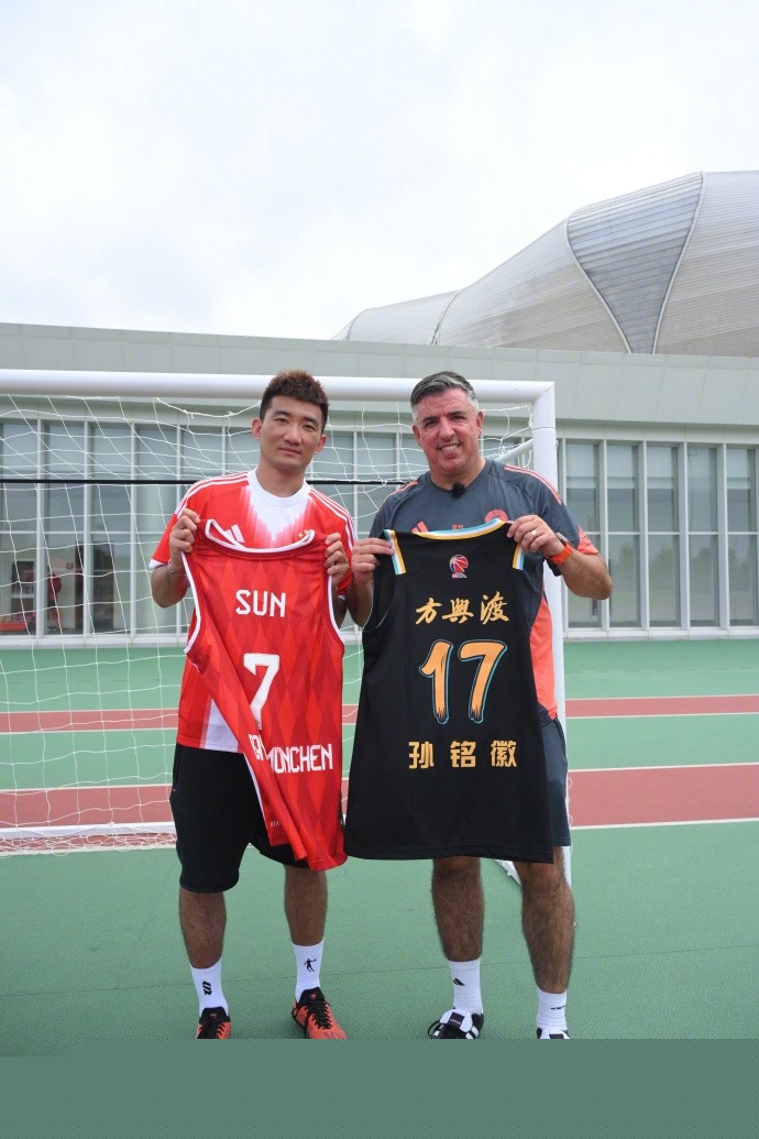 2025／26赛季英超：维拉近11场10胜1负！他们会成为第二个莱斯特城奇迹吗（英超2025／26：维拉近11战10胜1负，他们能复制莱斯特城的奇迹吗？）