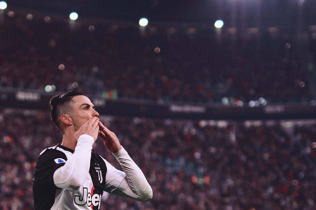 时间线回顾：萨拉赫连续3场替补情绪爆发，不会随队出征欧冠